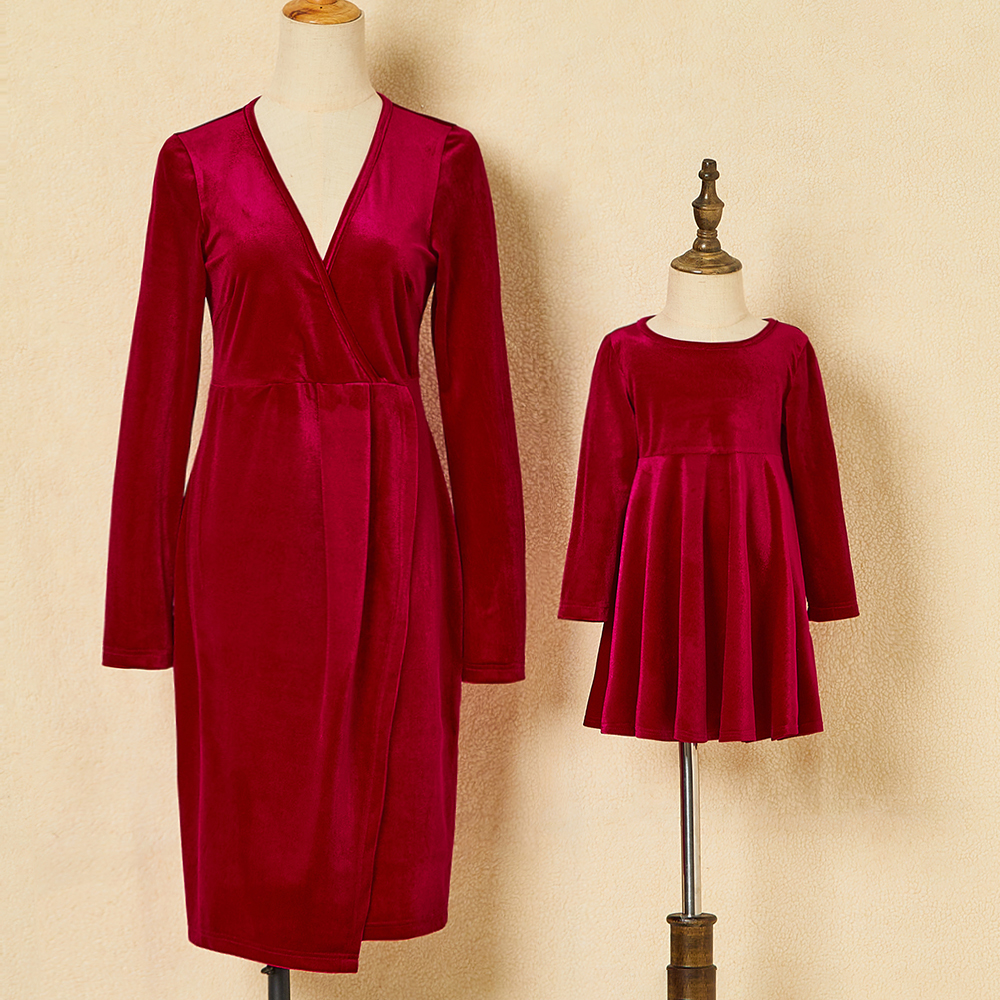 Classic Red Velvet Long Sleeves Mom Girl Matching Dress