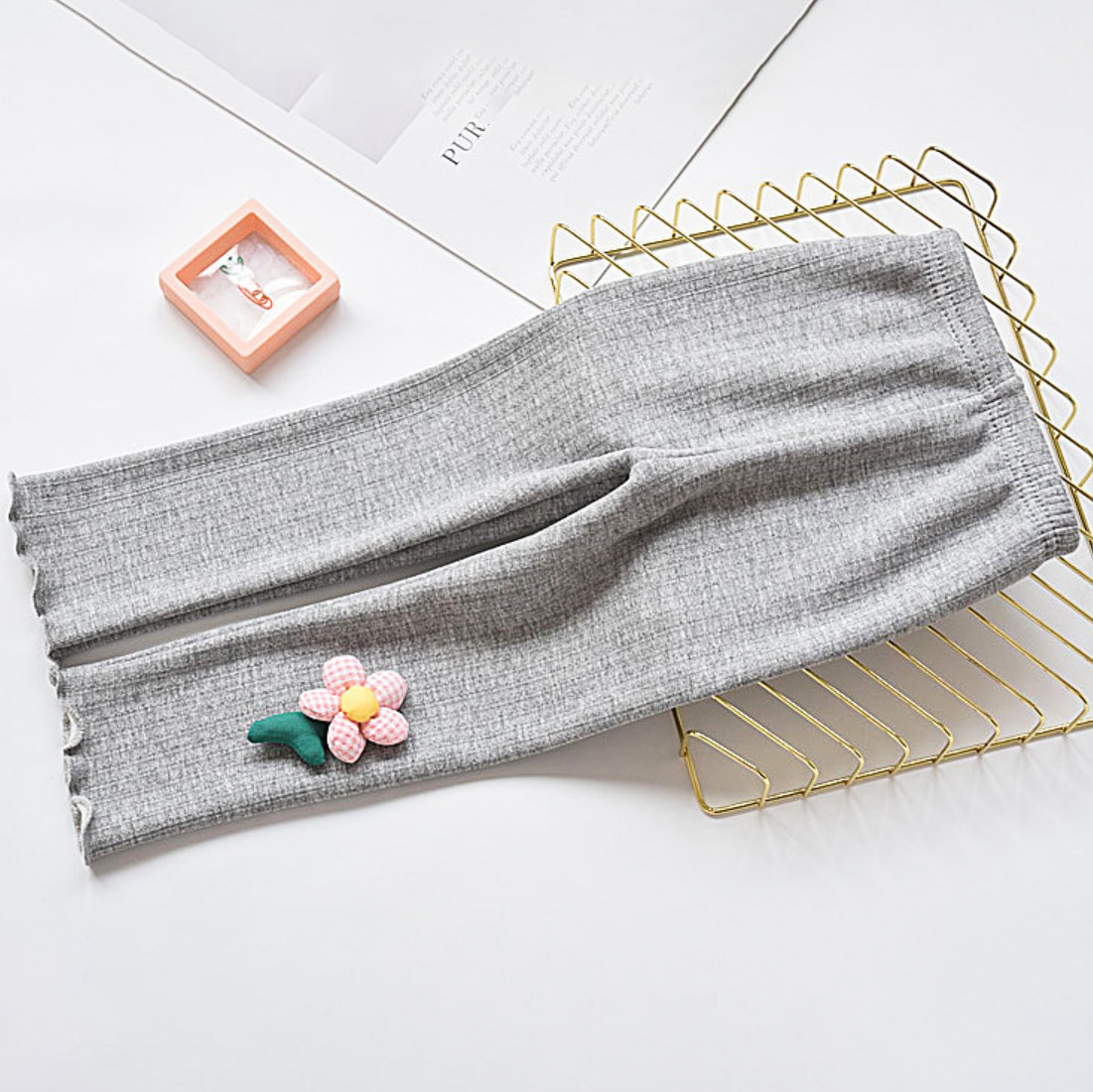 【12M-8Y】Girls Cute Dimensional Floral Pattern Comfortable Fleece Leggings