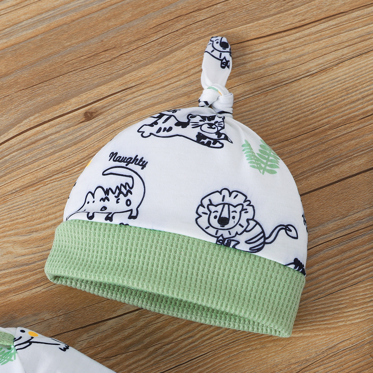 【0M-18M】3-piece Baby Boy Dinosaur Print Long Sleeve Romper And Pants Set With Hat 【0M-18M】3-piece Baby Boy Dinosaur Print Long Sleeve Romper And Pants Set With Hat