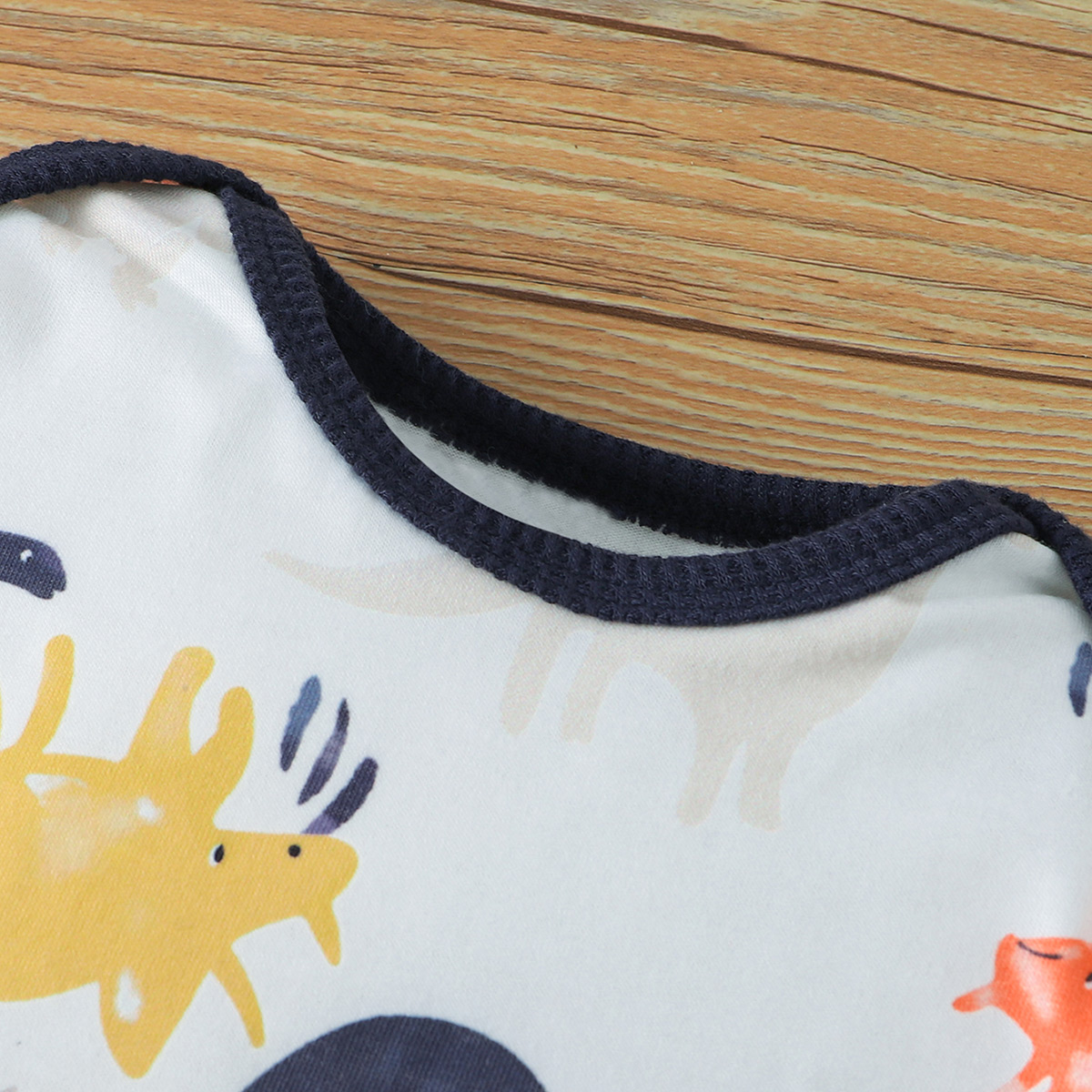 【0M-18M】3-piece Baby Boy Dinosaur Print Long Sleeve Romper And Pants Set With Hat 【0M-18M】3-piece Baby Boy Dinosaur Print Long Sleeve Romper And Pants Set With Hat
