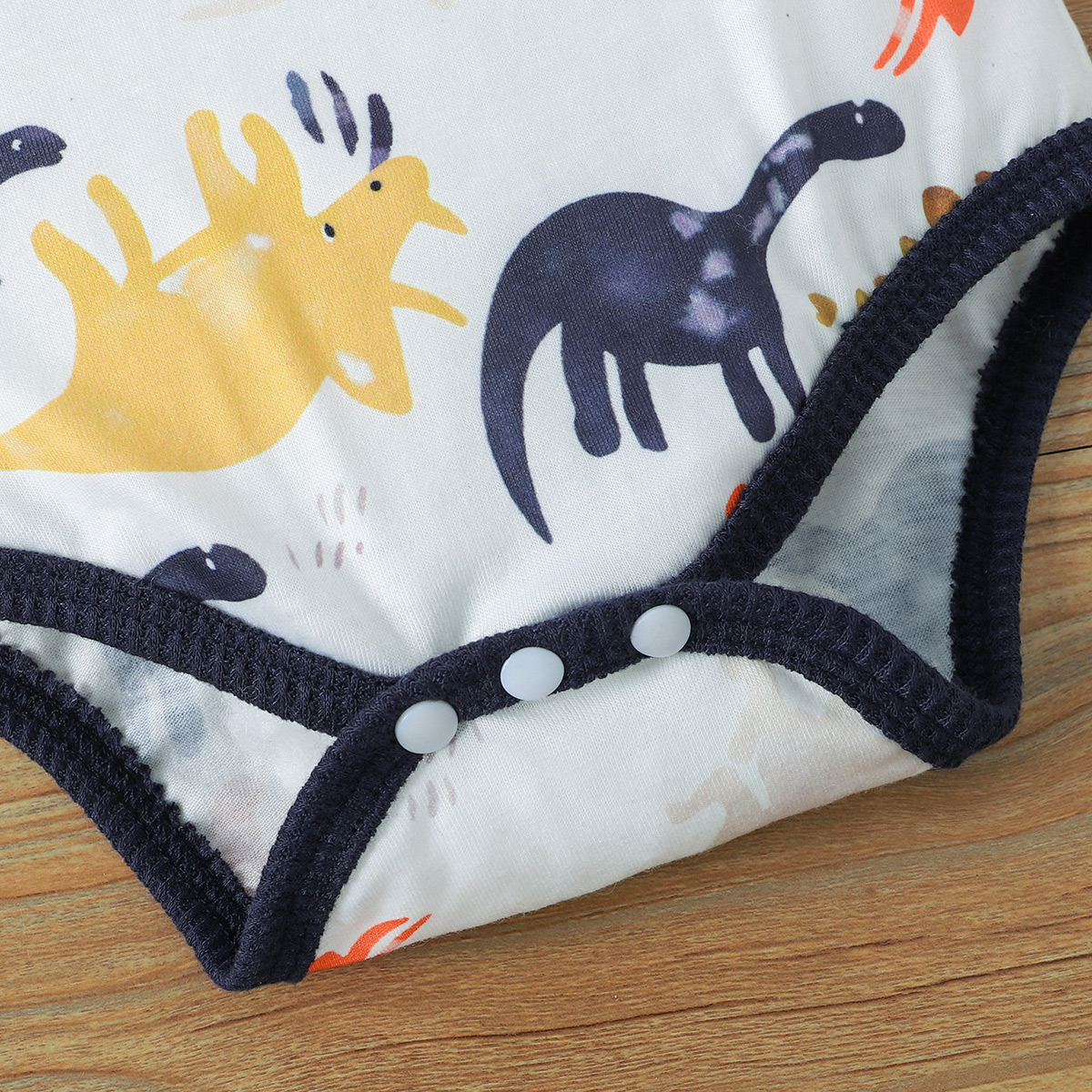 【0M-18M】3-piece Baby Boy Dinosaur Print Long Sleeve Romper And Pants Set With Hat 【0M-18M】3-piece Baby Boy Dinosaur Print Long Sleeve Romper And Pants Set With Hat